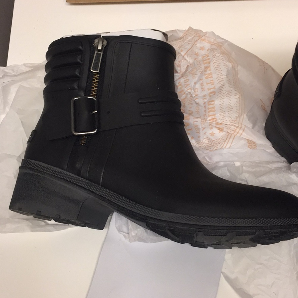 Brand new sperry rain boots